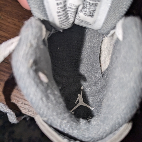 Jordan retro infant shoes size 2c grey n white retro - Picture 8 of 9